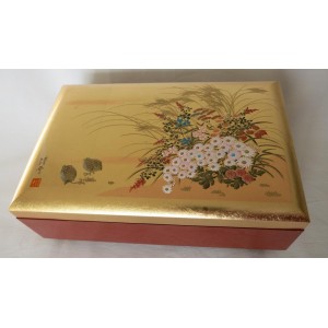 Boite laquée dorée avec miroir et musique
