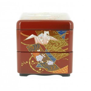 Petite boite laqu&eacute;e rouge